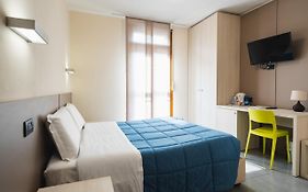 Parini Hotel
